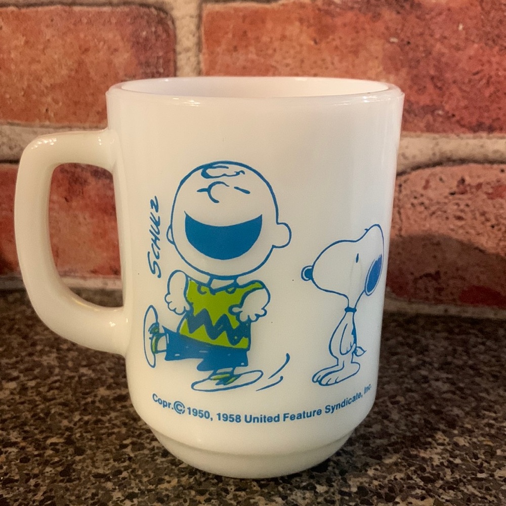 Vintage 1950, 1958 Snoopy Anchor Hocking Fire King Milk Glass Ovenproof Mug
